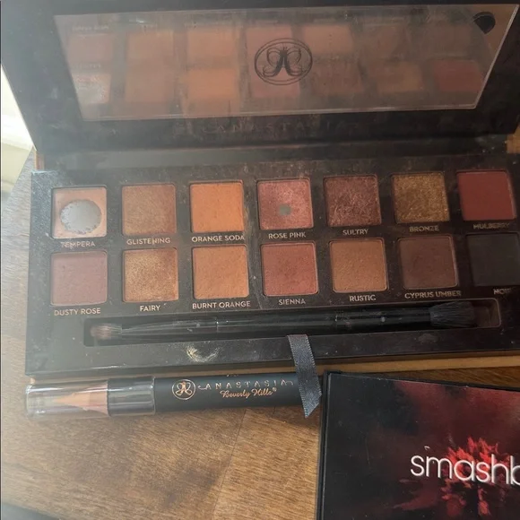 Makeup bundle - Picture 3 of 7